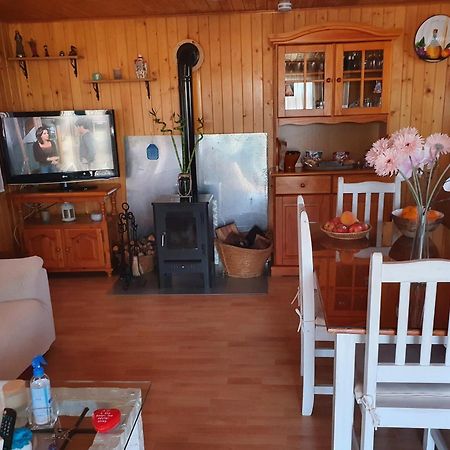 Cabana De Madera Especial Y Acogedora Карденете Экстерьер фото