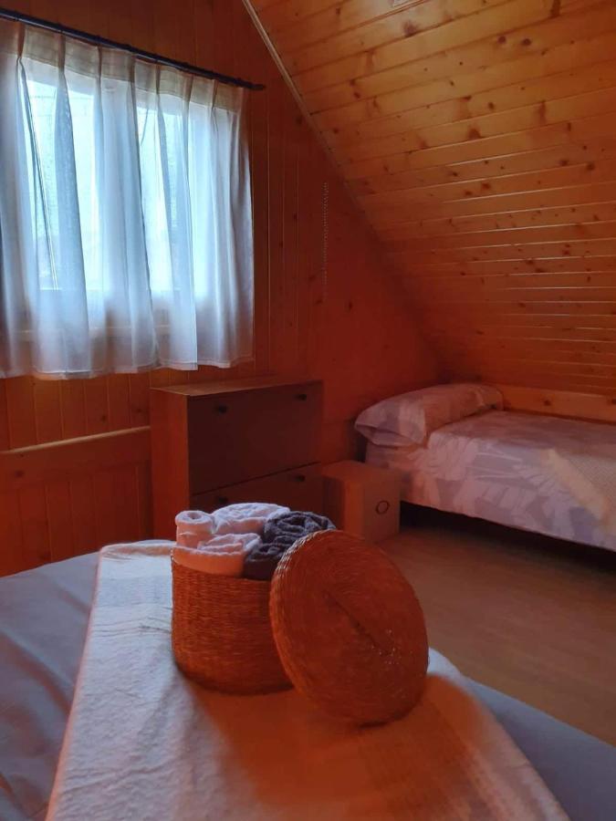 Cabana De Madera Especial Y Acogedora Карденете Экстерьер фото