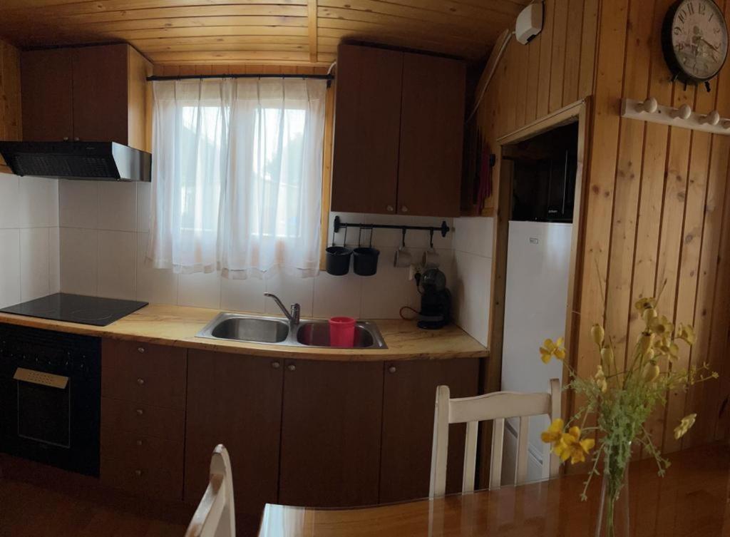 Cabana De Madera Especial Y Acogedora Карденете Экстерьер фото
