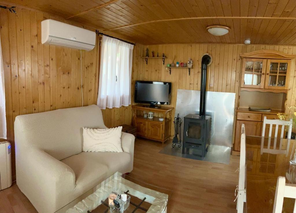 Cabana De Madera Especial Y Acogedora Карденете Экстерьер фото