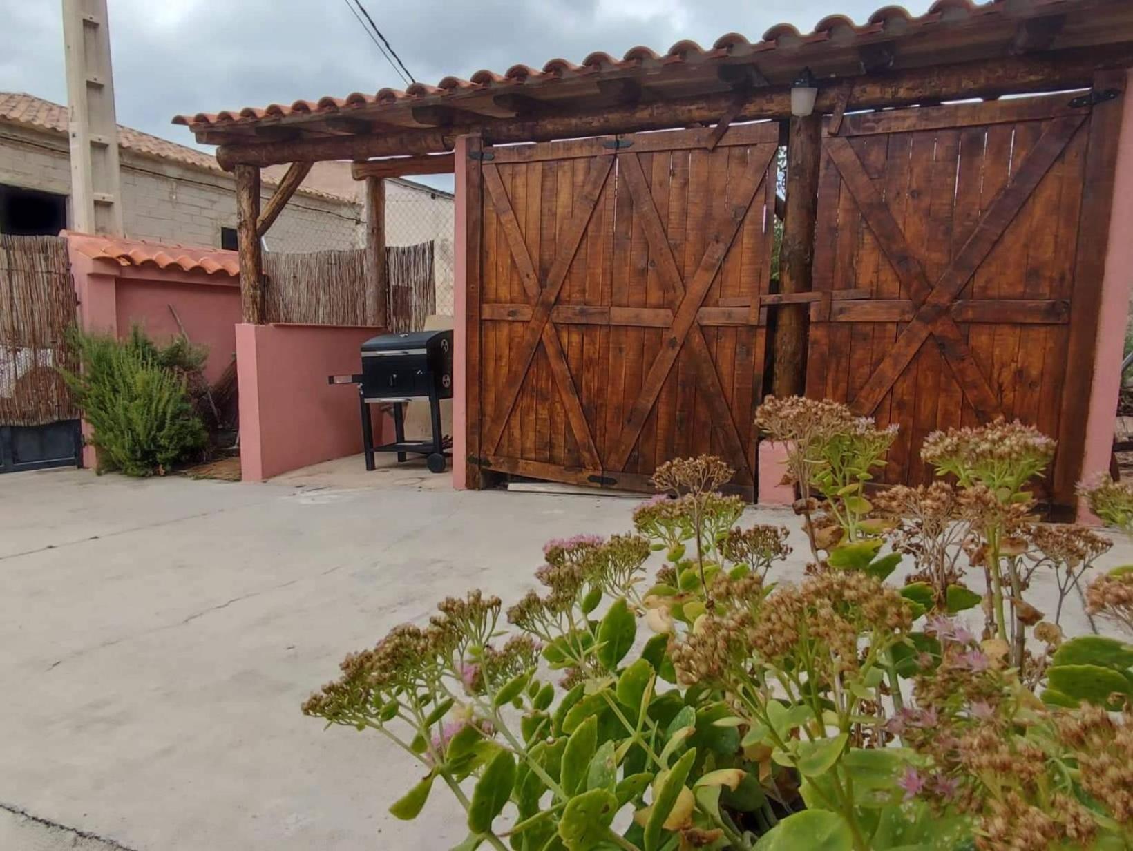 Cabana De Madera Especial Y Acogedora Карденете Номер фото