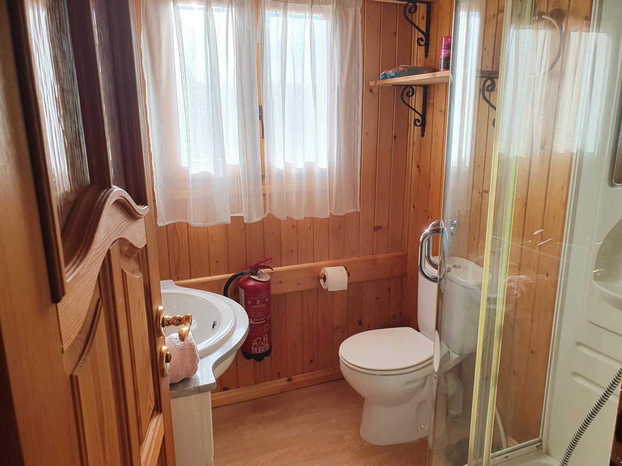 Cabana De Madera Especial Y Acogedora Карденете Экстерьер фото